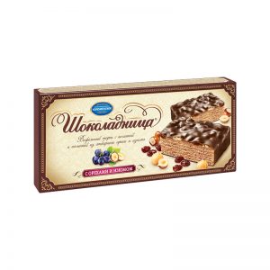 Vaflinis pyragas „Šokoladnica“ su riešutais ir razinomis